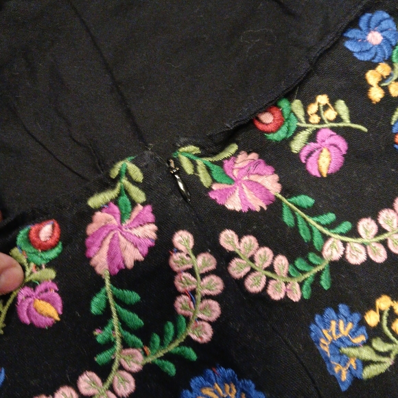 Zara Black Floral Embroidered Mini Skirt - Picture 4 of 4